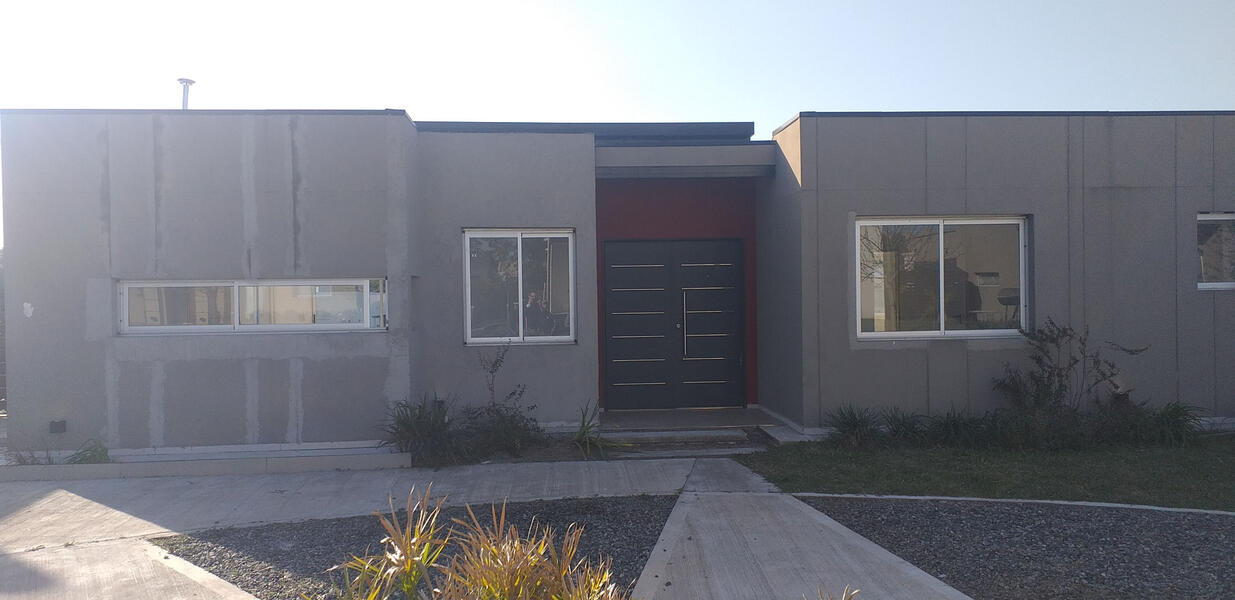 Pilar del Este - Entregado